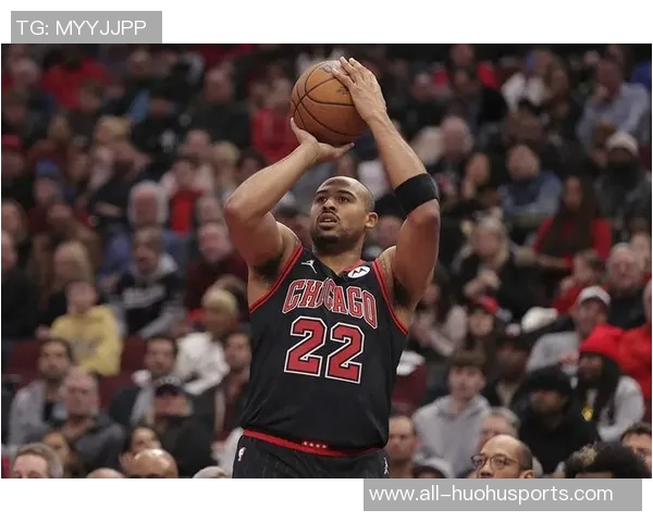 普尔替补表现平平11投5中贡献13分4板2助罚球状态不佳仅中1球